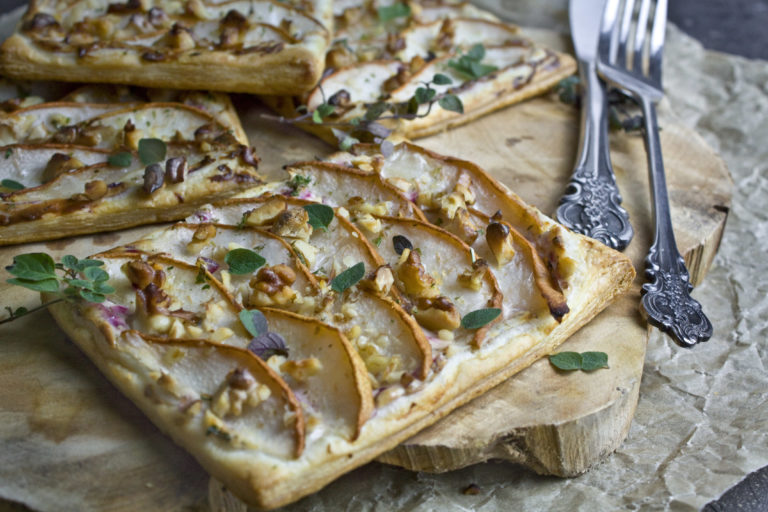 Birnen-Tartes mit Kräutern und Walnüssen - Toastenstein.com