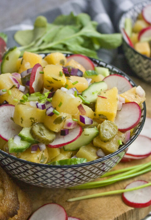 Fruchtiger Lauchsalat mit Apfel und Ananas - Toastenstein.com