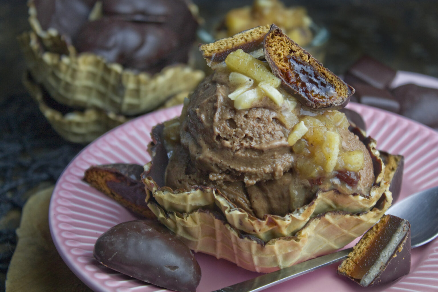 Lebkuchen-Eis mit Bratapfel-Kompott - Toastenstein.com