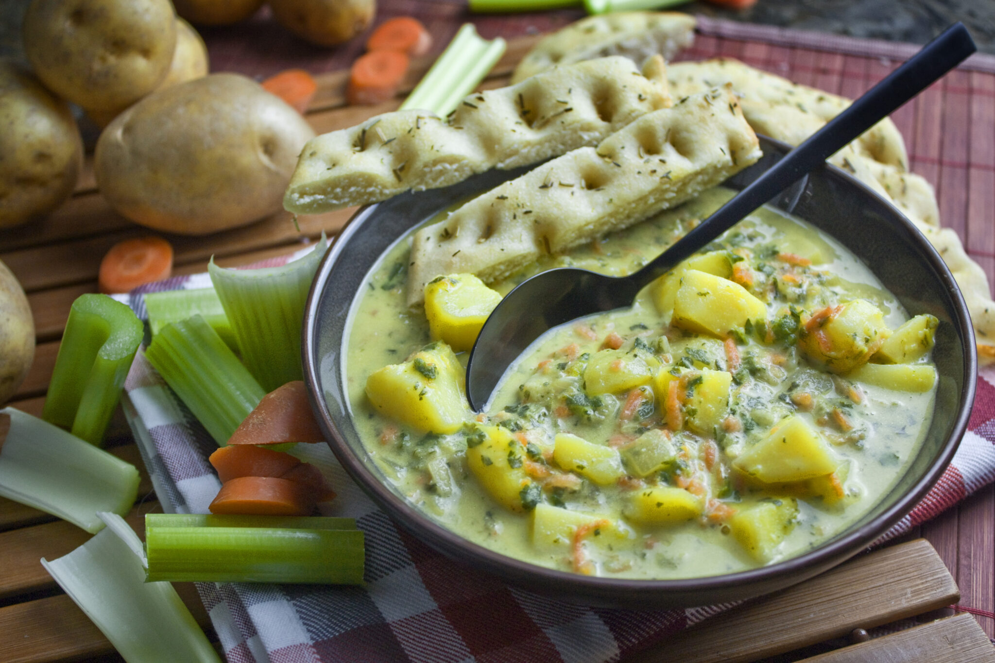 Brokkoli-Lauch-Suppe mit Kurkuma | Toastenstein.com