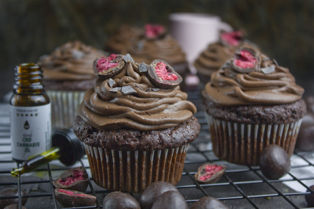 Schokoladen-Cupcakes mit CBD-Öl | Toastenstein