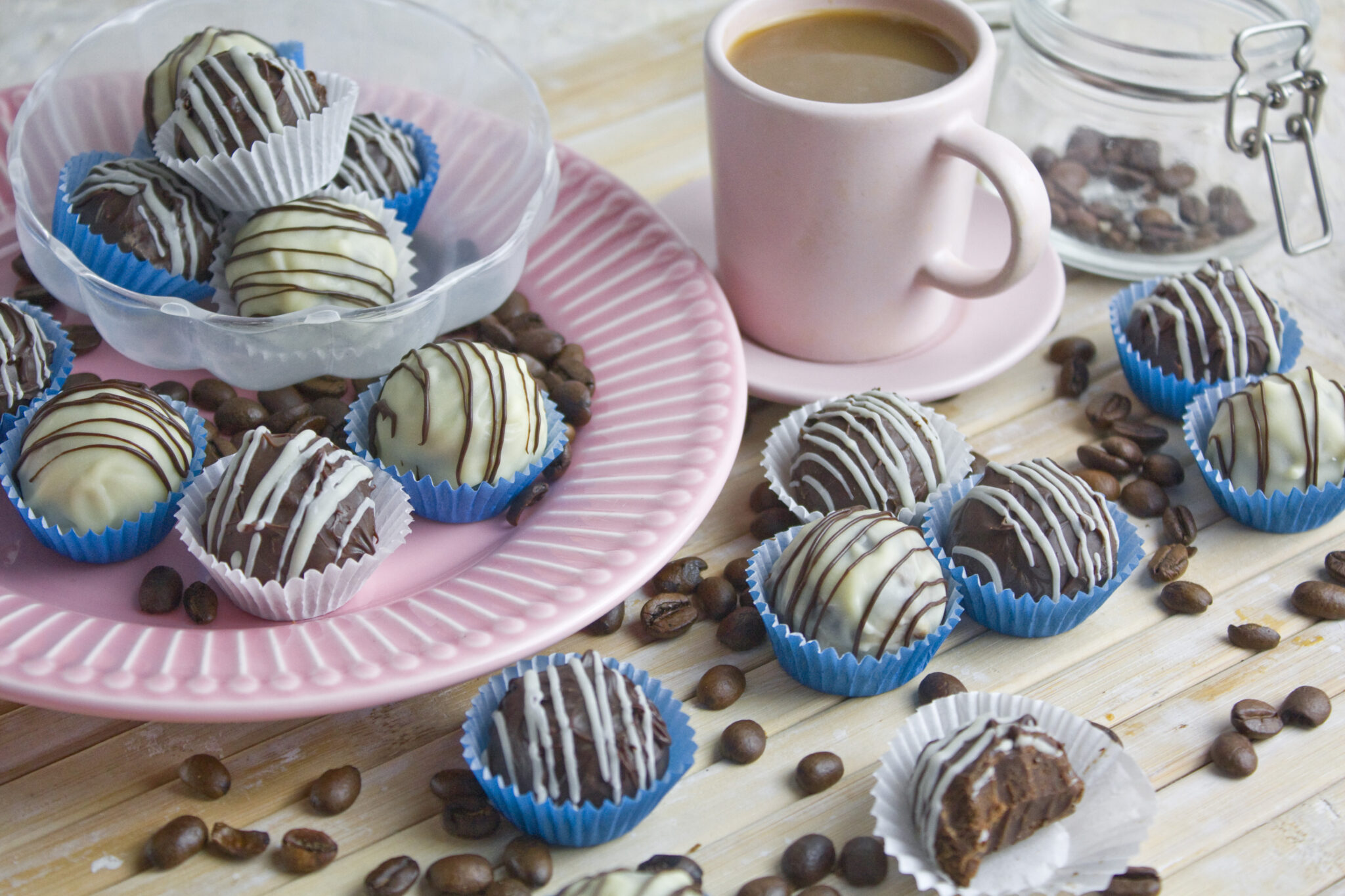 Kaffee-Amaretto-Pralinen – Coffee Break Day - Toastenstein.com