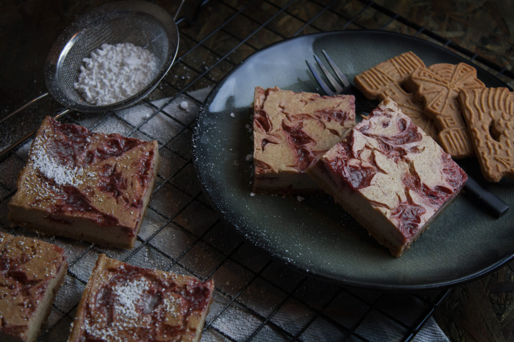 Spekulatius K Sekuchen Schnitten Mit Kirsch Marmelade Toastenstein Com